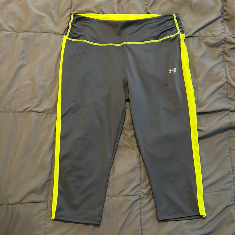 Under Armour Gray and Bright Yellow Fitted All Season Gear- Medium